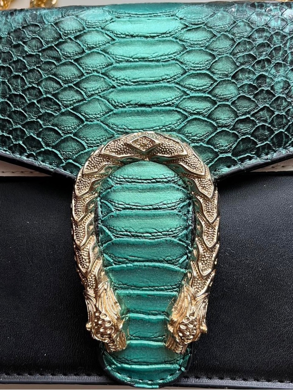 Lux Metallic Green Python Chain Shoulder Bag - Picture 4 of 9